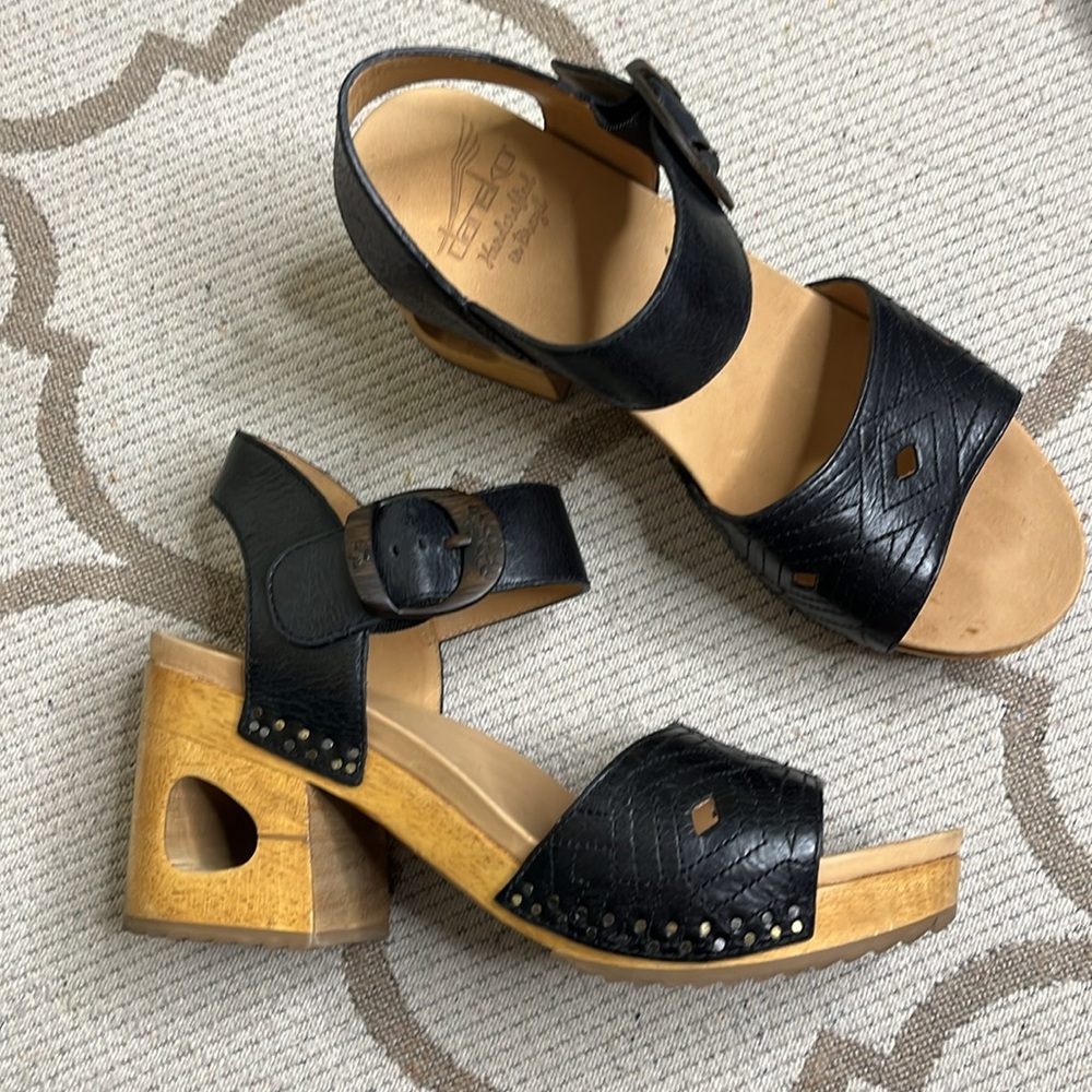 Dansko Black and Tan Sandals